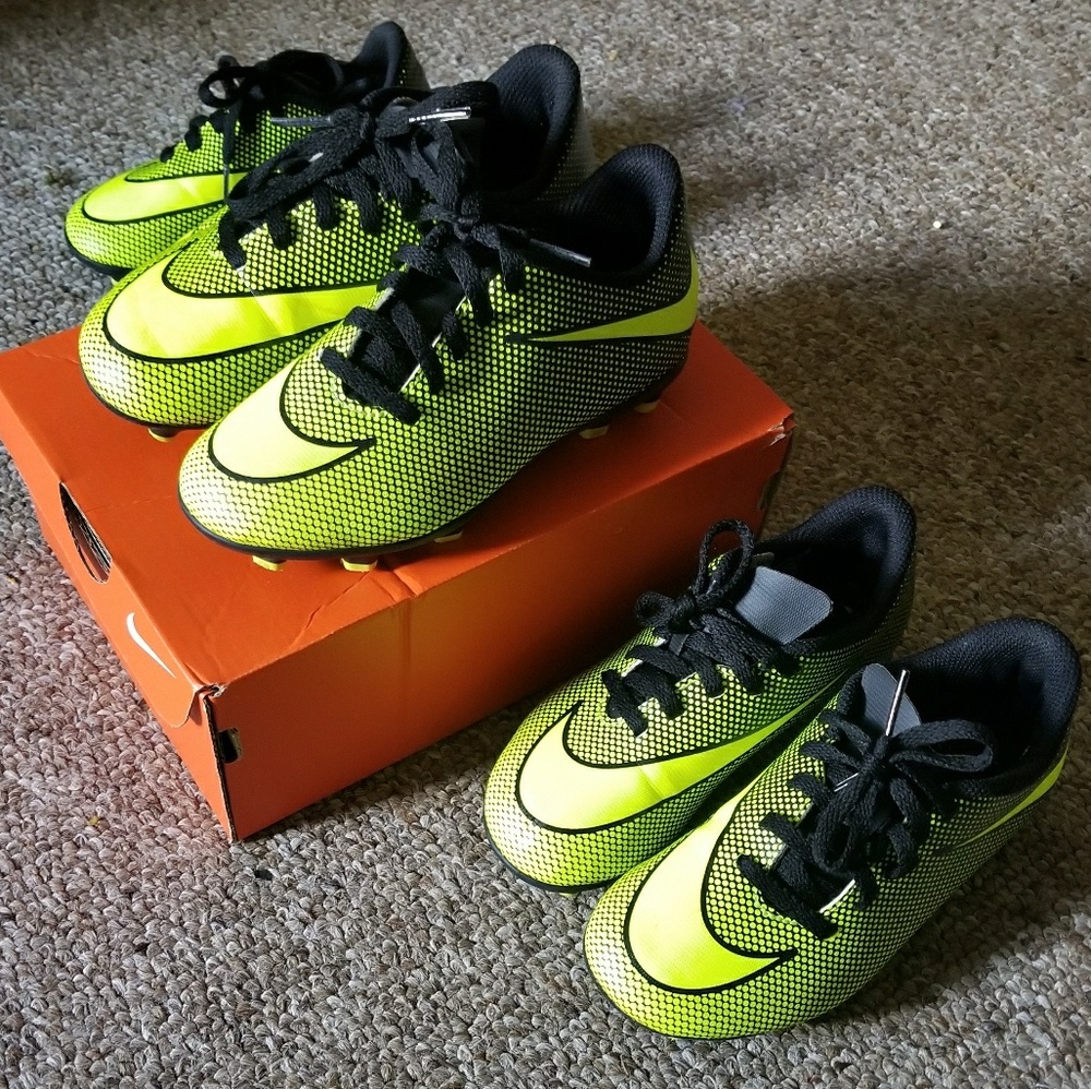 Soccer cleats